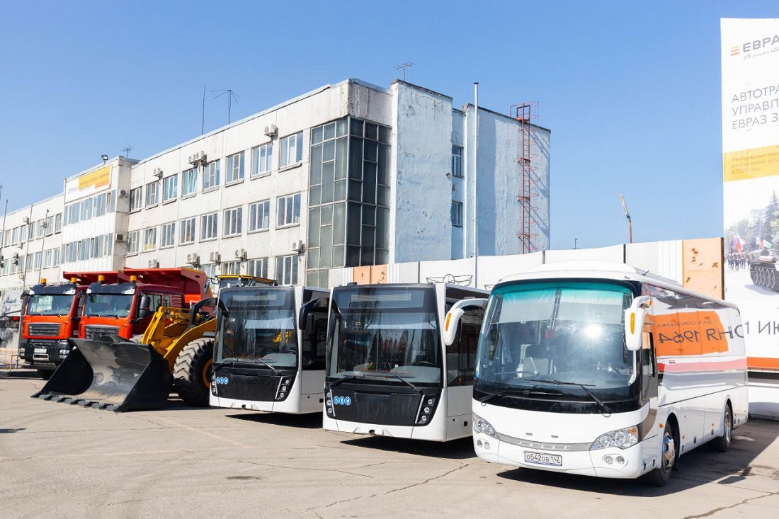 Автобусы для доставки сотрудников до комбината и служебных перевозок.jpg