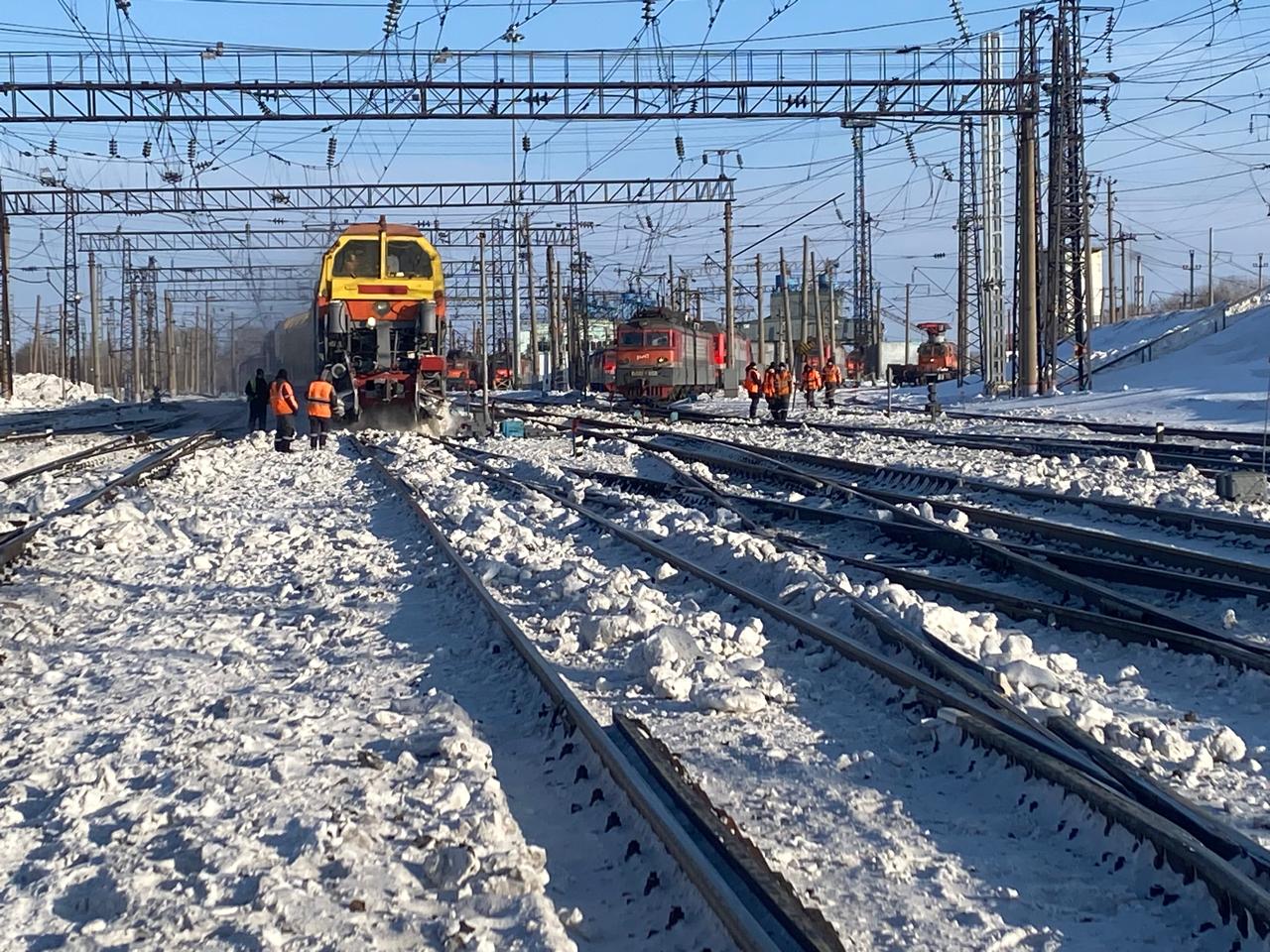ЗСЖД-Кузбасс-уборка снега 2.jpg