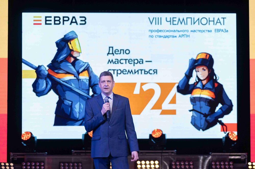 Технический директор комбината Роман Молоканов на открытии.jpg